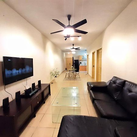 N'Dnie Homestay Pelangi Mall Condominium كوتا بْهارو المظهر الخارجي الصورة